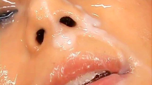Chica Caliente Azumi Harusaki Recibe Carga Facial
