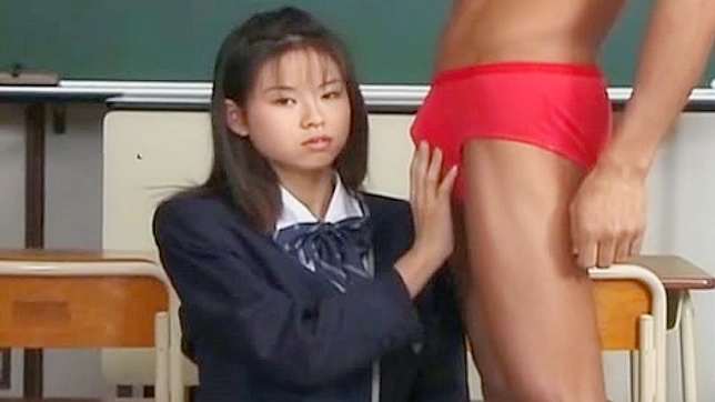Risa Niiyama Va A La Escuela Por Diversidad Sexual Enorme