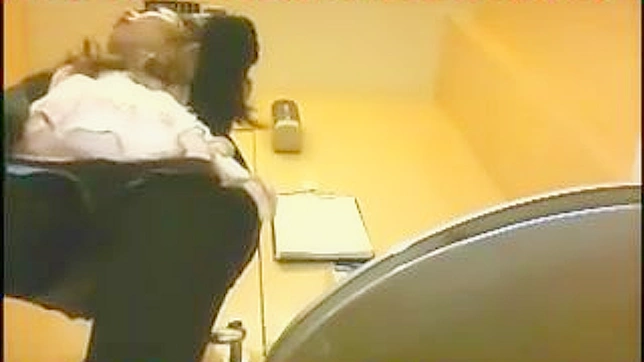 Chica Atractiva y Caliente con Culo Grande follando en Casa