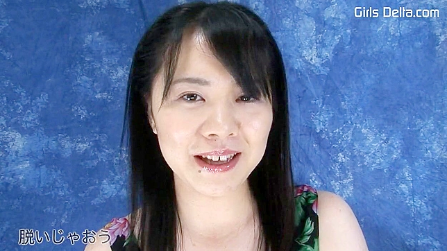 Divina Japonesita Inocente y Dulce Muestra su Coño