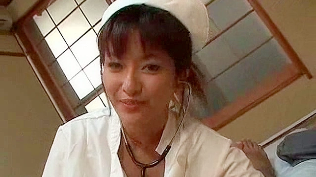 Enfermera Japonesita Hermosa Con Sonrisa Dulce Mamando Erections