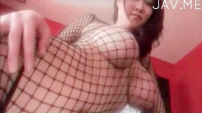 Chica Amateur Encantadora Disfruta Teasing con Lencería Kinky