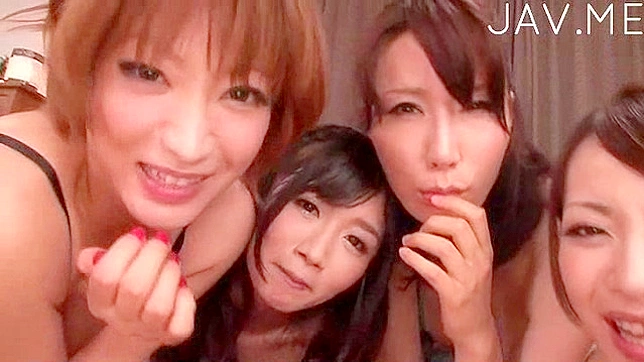 Chicas Japonesas Amateur y Traviesas Mamando Su Gran Serpiente