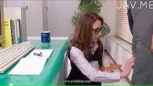 Jefa Con Grandes Tetas Folla A Su Jefe En La Oficina