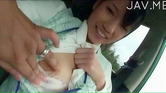 Chica guarra no puede vivir sin una polla en su coño jugoso