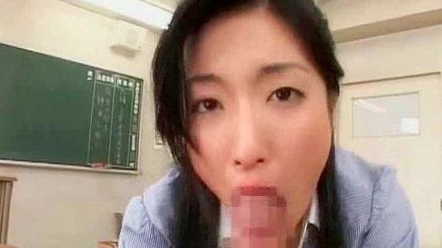 Ángel Asiático de Grandes Tetas Recibe Un Brutal Polvo