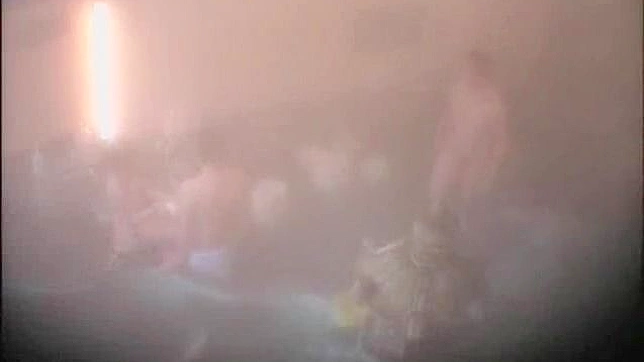 Baño Caliente Con Lengua Juguetona Se Torna Salvaje y Ardiente