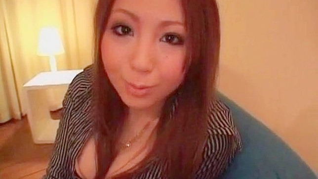 Follando con Dedos a Jovencita Caliente que Adora el Sexo Sucio