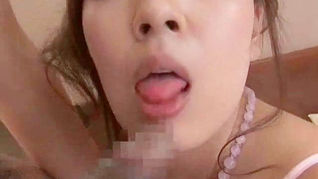 Chica Asia Con Grandes Tetas Disfruta Sesión Brutal de Coito Vaginal
