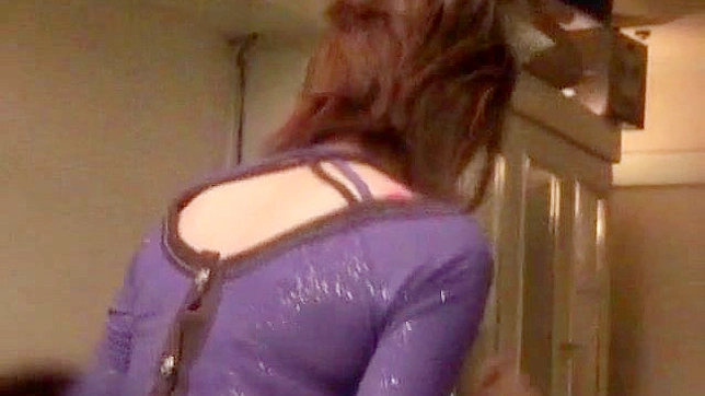 Deliciosa sensación de chupar polla con nena asiática adorable