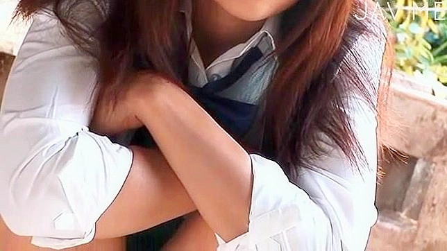 Teen 18+ asiático linda busca placeres salvajes para su conchita caliente