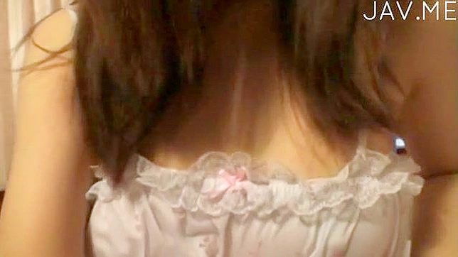 Dulce asiática necesita placer salvaje para su conchita