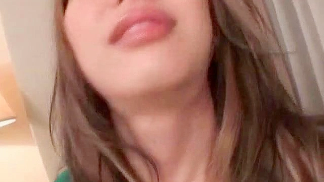 Bella Asiática Traviesa No Pudo Parar de Chupar El Rabo Del Macho