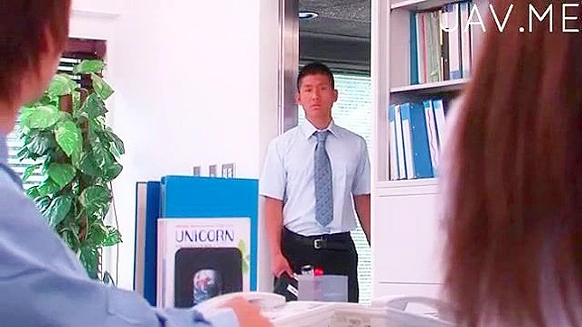 Profesora Japonesa Caliente Montando Rico Pene Explícitamente