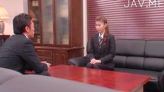 Chica Morena Le Lame El Culo Al Hombre En La Entrevista