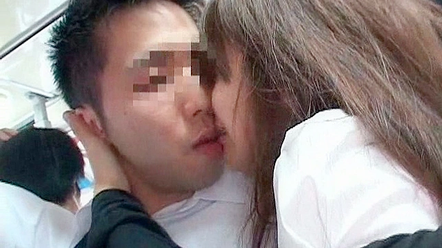 Nena Asiática Gangbang En El Tren Caliente