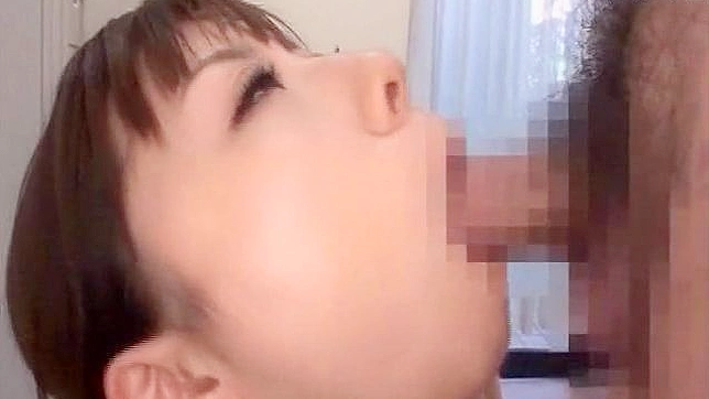 Japonesita Amateur y Zorrona de Cabello Rojo Chupando Polla