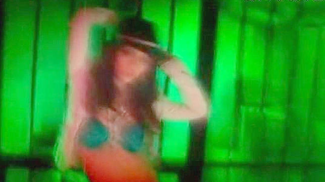 Caliente chupando pene y lamina el culo del hombre