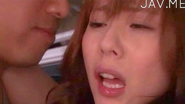 Cutie Amateur Gozando Un Potente Corridón Anal