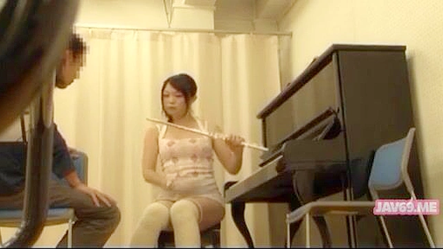 Vídeo de Japonesita Monstrando Su Ropa Interior