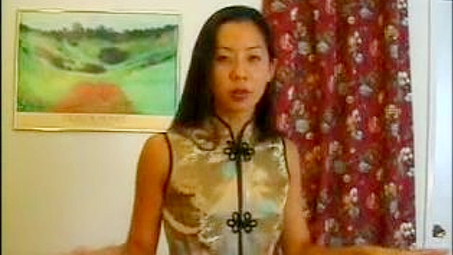Leilani Wong Deslumbra Con Su Exótico Strip Tease