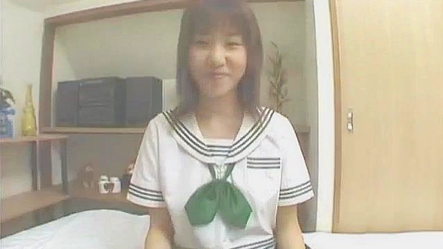 Mayu Yagihara Exponiendo Tetas Calientes Antes de Masturbar y Mamársela Vídeo 3