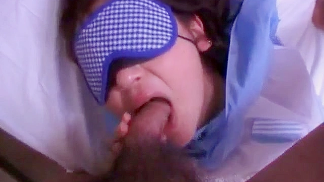 Yayoi Sudo Excitada con Vibradores y Chupando Pollas Vídeo 3