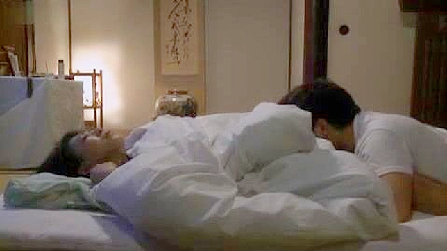 Aoyama Maki Stepmom Seduces with Ultimate Heat in Taboo Fling