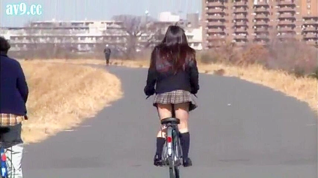 Schoolgirl Terrifying Encounter with a Maniac on her way home from Asians school