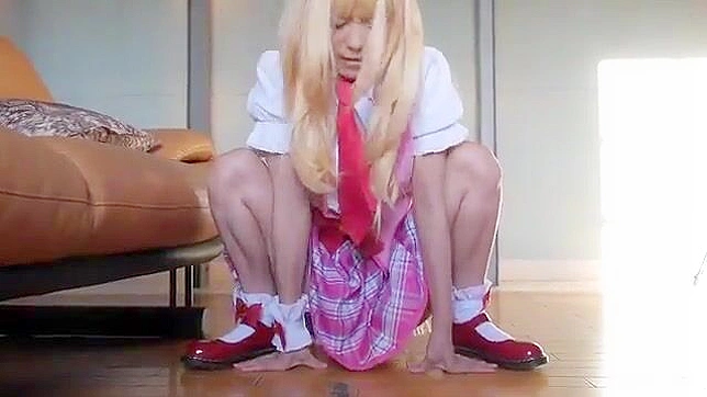 Outrageous Japanese Teen Cosplay Action Captured on Camera!