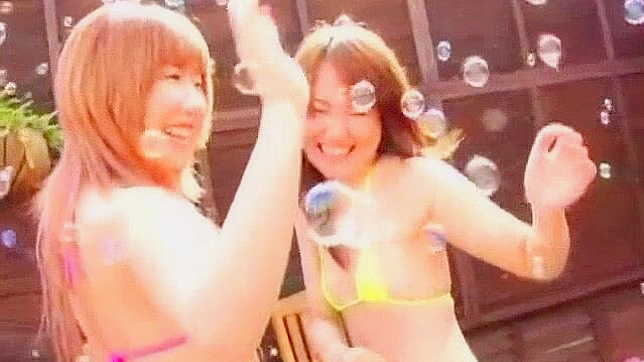 Jav Porn - G-Queen Enjoys Hot Fingering by Her Lovers!