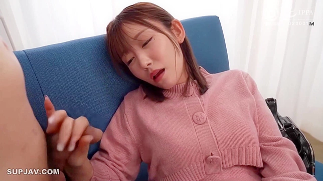 Nippon Petite Secretary Sucks Boss's Cock on Couch with Vibrator in Her Panties