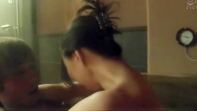 Sizzling Sex Trip - Lewd Mature Wife Seduces Stranger At Scenic Hot Spring Retreat